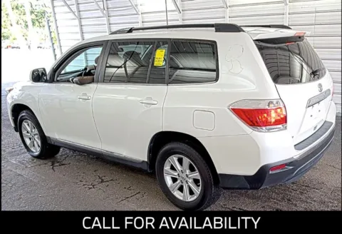 Photos of 2013 Toyota Highlander Base Plus for sale in Merritt Island, FL at National Auto Mall