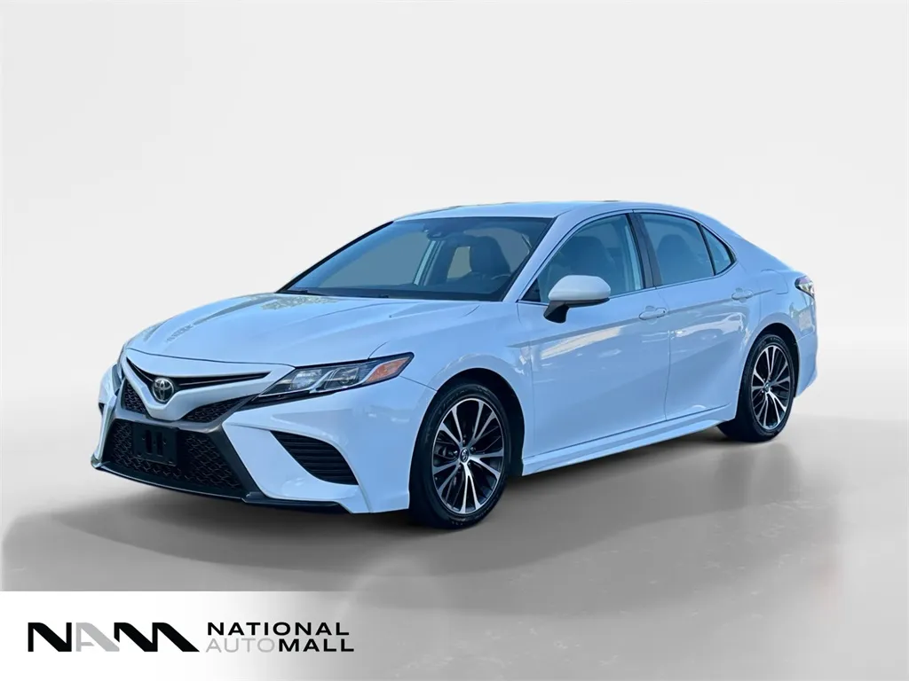 White 2019 Toyota Camry SE for sale in Merritt Island, FL