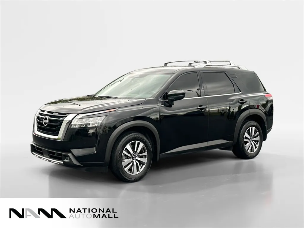 2022 Nissan Pathfinder SL