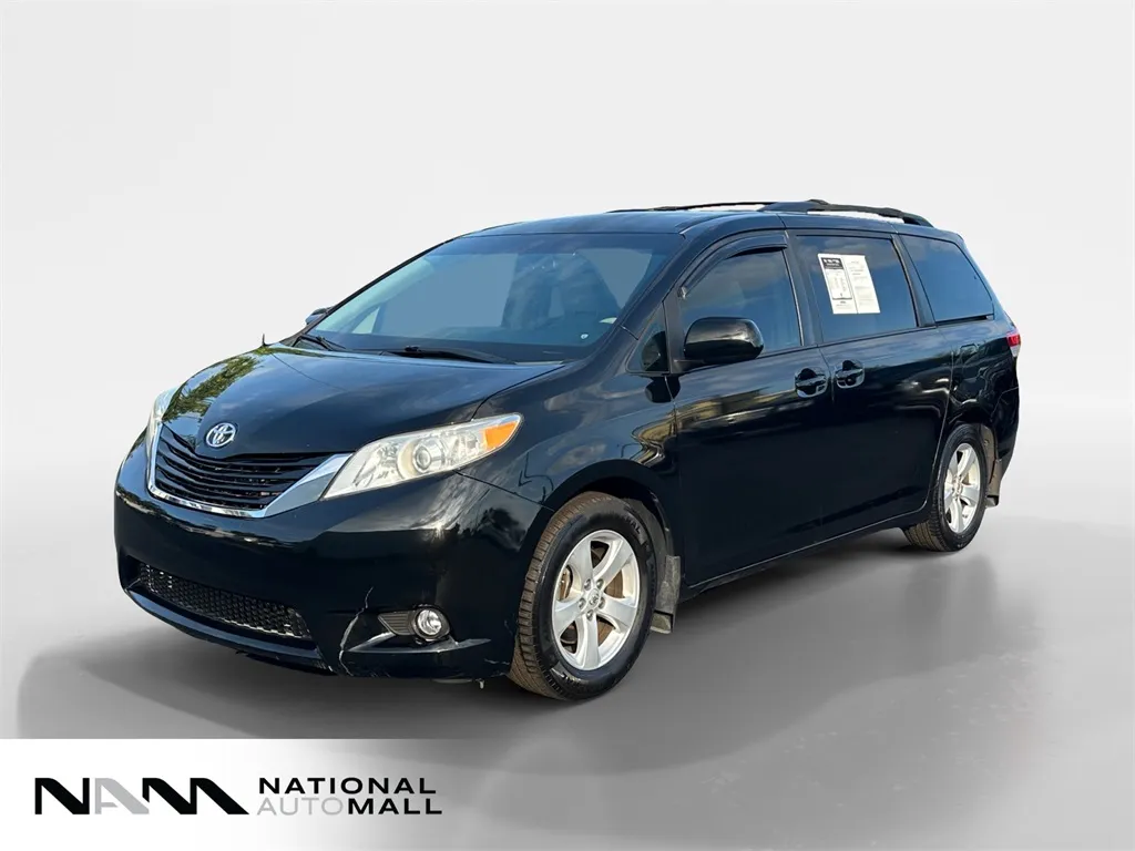 2013 Toyota Sienna LE for sale in Merritt Island, FL