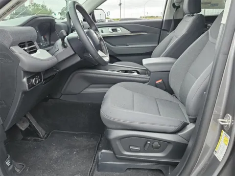 More photos of 2025 Ford Explorer Active at Brannen Motor Company, GA
