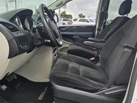 More photos of 2017 Dodge Grand Caravan SE at Brannen Chevrolet, GA