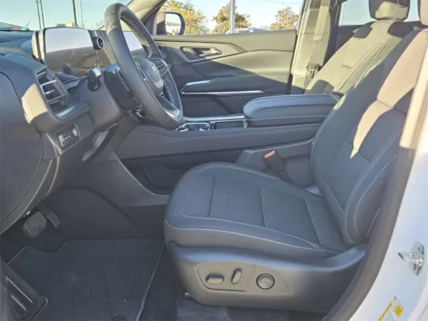 More photos of 2026 Chevrolet Traverse FWD LT at Brannen Chevrolet, GA