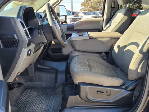 More photos of 2022 Ford Super Duty F-550 DRW XLT at Brannen Chevrolet, GA