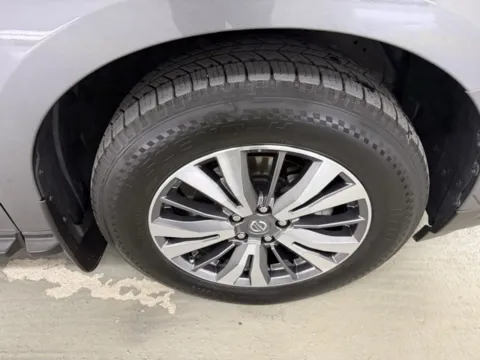 More photos of 2020 Nissan Pathfinder SV at Woody Folsom Nissan of Baxley, GA