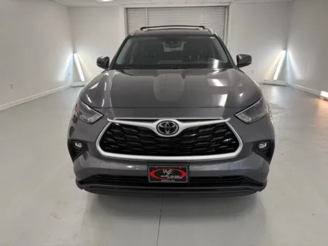 More photos of 2022 Toyota Highlander XLE at Woody Folsom Nissan of Baxley, GA