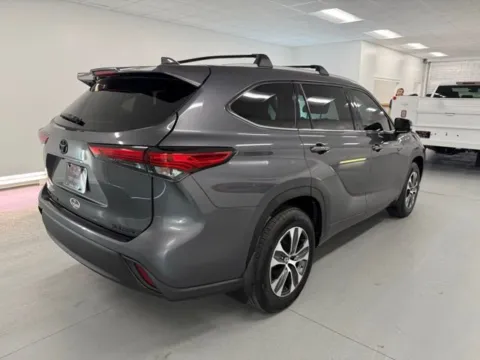 More photos of 2022 Toyota Highlander XLE at Woody Folsom Nissan of Baxley, GA