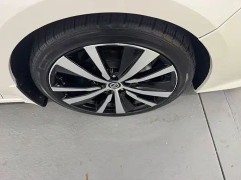 More photos of 2020 Nissan Altima 2.5 Platinum at Woody Folsom Nissan of Baxley, GA