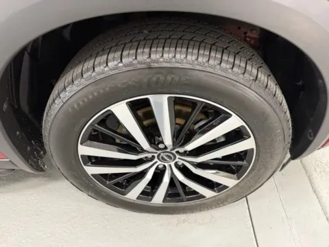 More photos of 2023 Nissan Pathfinder Platinum at Woody Folsom Nissan of Baxley, GA