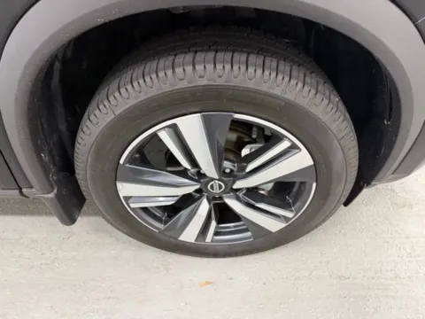 More photos of 2021 Nissan Rogue SL at Woody Folsom Nissan of Baxley, GA