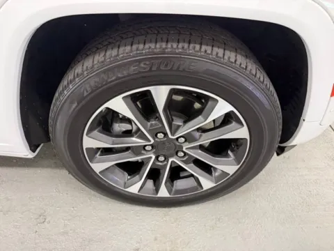 More photos of 2022 Jeep Grand Cherokee 4xe Overland at Woody Folsom Nissan of Baxley, GA