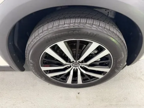 More photos of 2023 Nissan Pathfinder Platinum at Woody Folsom Nissan of Baxley, GA