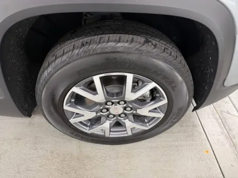 More photos of 2023 GMC Acadia SLT at Woody Folsom Nissan of Baxley, GA
