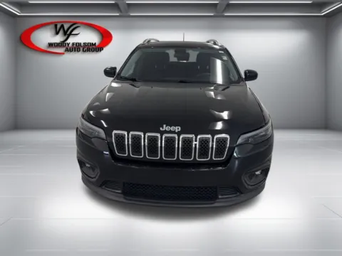 Photos of 2019 Jeep Cherokee Latitude for sale in Baxley, GA at Woody Folsom Nissan of Baxley