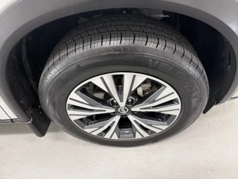 More photos of 2021 Nissan Rogue SV at Woody Folsom Nissan of Baxley, GA