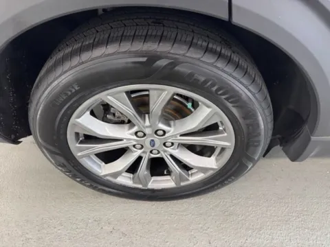 More photos of 2022 Ford Explorer Limited at Woody Folsom Nissan of Baxley, GA