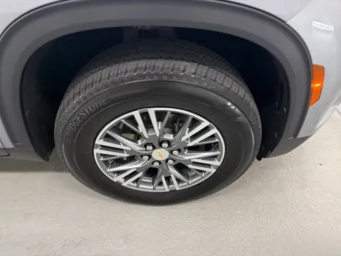 More photos of 2025 Chevrolet Traverse FWD LT at Woody Folsom Nissan of Baxley, GA