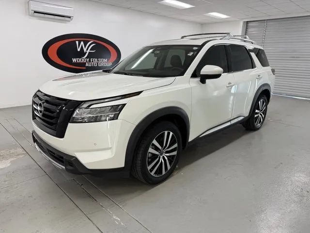 White 2023 Nissan Pathfinder Platinum for sale in Baxley, GA