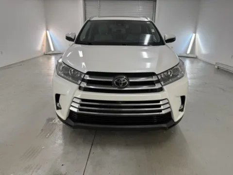 Photos of 2019 Toyota Highlander Limited Platinum for sale in Baxley, GA at Woody Folsom Nissan of Baxley