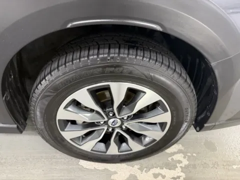 More photos of 2023 Subaru Outback Limited at Woody Folsom Nissan of Baxley, GA