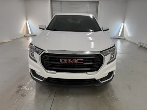 Photos of 2022 GMC Terrain SLE for sale in Baxley, GA at Woody Folsom Nissan of Baxley