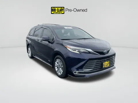 Blue 2021 Toyota Sienna Platinum for sale in Union Gap, WA