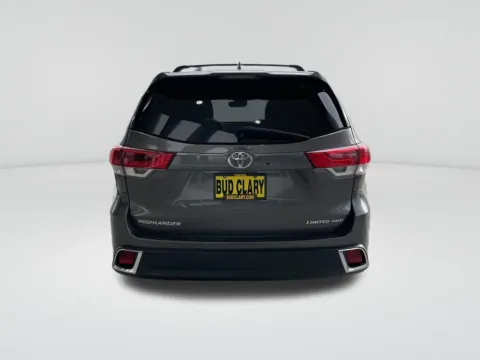 More photos of 2018 Toyota Highlander Limited Platinum at Toyota of Yakima, WA