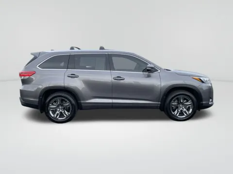 Photos of 2018 Toyota Highlander Limited Platinum for sale in Union Gap, WA at Toyota of Yakima