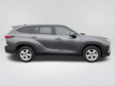 Photos of 2023 Toyota Highlander LE for sale in Union Gap, WA at Toyota of Yakima