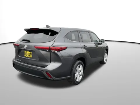 Another view of 2023 Toyota Highlander LE for sale in Union Gap, WA at Toyota of Yakima