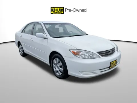 White 2002 Toyota Camry LE for sale in Union Gap, WA