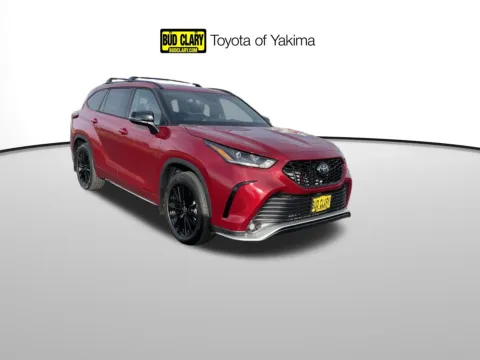 Red 2026 Toyota Highlander XSE for sale in Union Gap, WA