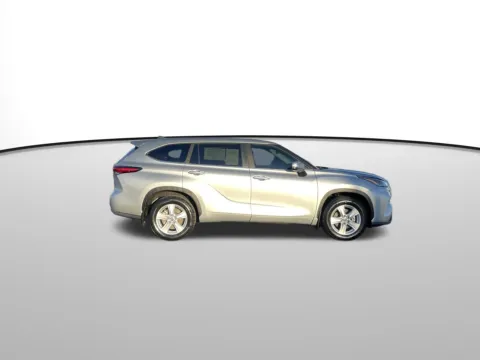 Photos of 2023 Toyota Highlander LE for sale in Union Gap, WA at Toyota of Yakima
