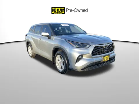 Silver 2023 Toyota Highlander LE for sale in Union Gap, WA