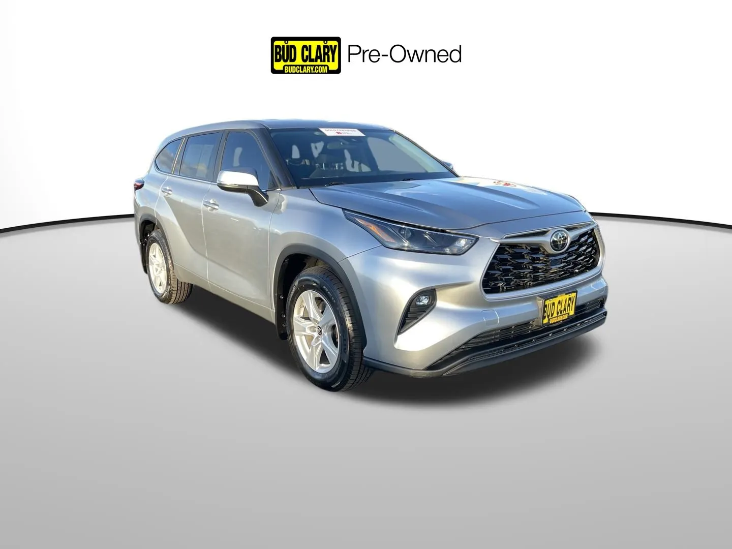 Silver 2023 Toyota Highlander LE for sale in Union Gap, WA