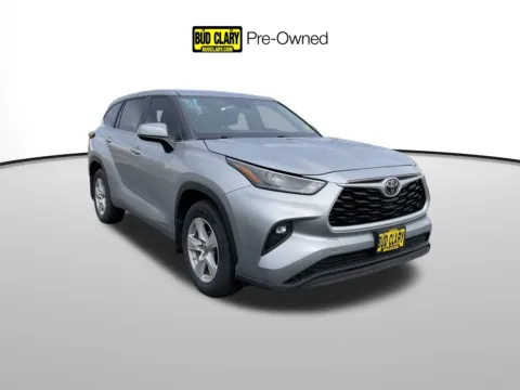 Silver 2023 Toyota Highlander LE for sale in Union Gap, WA