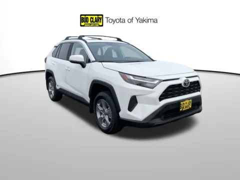 White 2025 Toyota RAV4 Hybrid XLE for sale in Union Gap, WA
