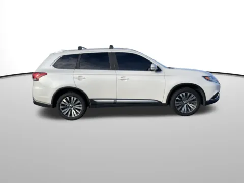 Photos of 2020 Mitsubishi Outlander SEL for sale in Union Gap, WA at Toyota of Yakima