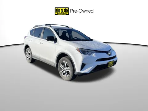 White 2017 Toyota RAV4 LE for sale in Union Gap, WA