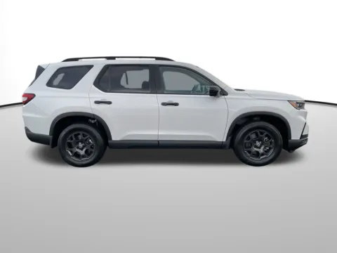 Photos of 2025 Honda Pilot TrailSport for sale in Union Gap, WA at Toyota of Yakima