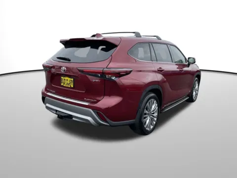 Another view of 2026 Toyota Highlander Hybrid Platinum for sale in Union Gap, WA at Bud Clary Toyota of Yakima
