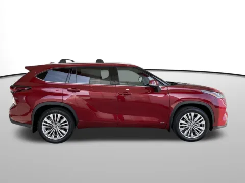 Photos of 2026 Toyota Highlander Hybrid Platinum for sale in Union Gap, WA at Bud Clary Toyota of Yakima