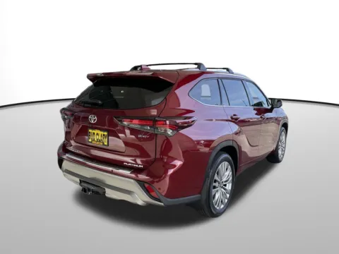 Another view of 2026 Toyota Highlander Hybrid Platinum for sale in Union Gap, WA at Bud Clary Toyota of Yakima