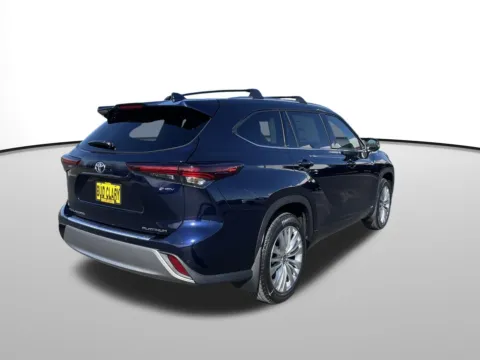 Another view of 2026 Toyota Highlander Hybrid Platinum for sale in Union Gap, WA at Bud Clary Toyota of Yakima