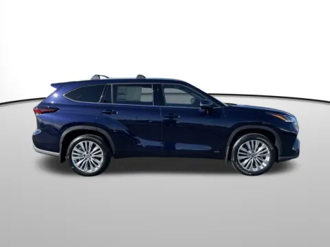 Photos of 2026 Toyota Highlander Hybrid Platinum for sale in Union Gap, WA at Bud Clary Toyota of Yakima