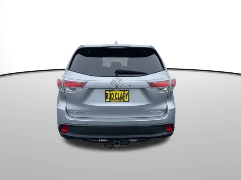 More photos of 2016 Toyota Highlander XLE V6 at Bud Clary Toyota of Yakima, WA