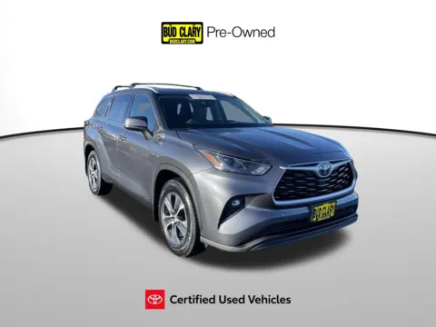 Gray 2022 Toyota Highlander Hybrid XLE for sale in Union Gap, WA