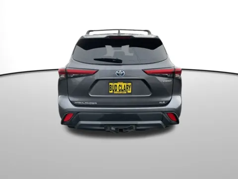More photos of 2022 Toyota Highlander Hybrid XLE at Bud Clary Toyota of Yakima, WA