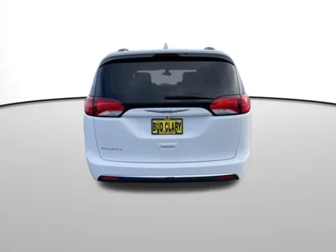 More photos of 2017 Chrysler Pacifica Touring L at Bud Clary Toyota of Yakima, WA