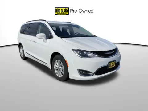 White 2017 Chrysler Pacifica Touring L for sale in Union Gap, WA